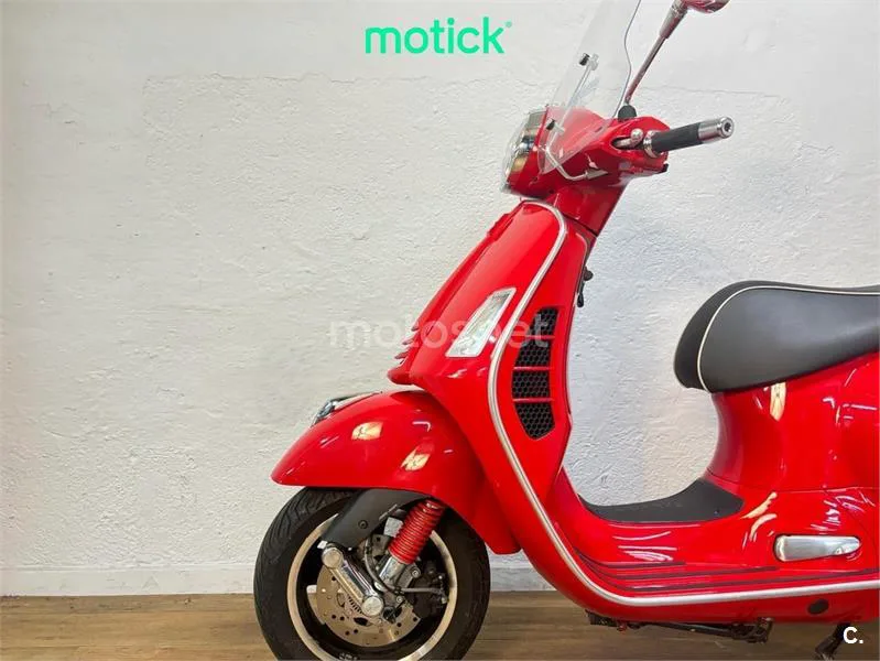 Vespa GTS 300 – Vista 8