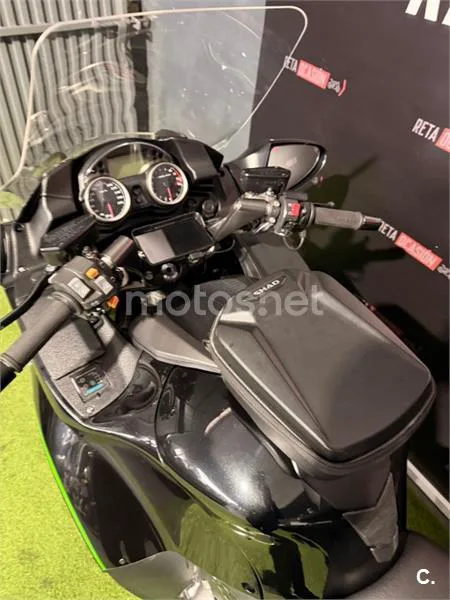 Kawasaki 1400GTR – Vista 4