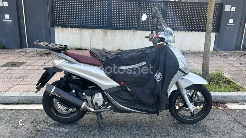Piaggio Beverly Sport Touring 350 – Vista 2