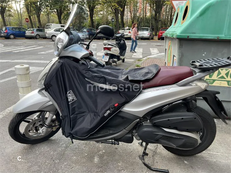 Piaggio Beverly Sport Touring 350 – Vista 3