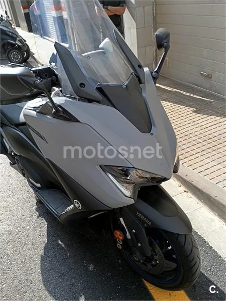 Yamaha TMAX 560 – Vista 5