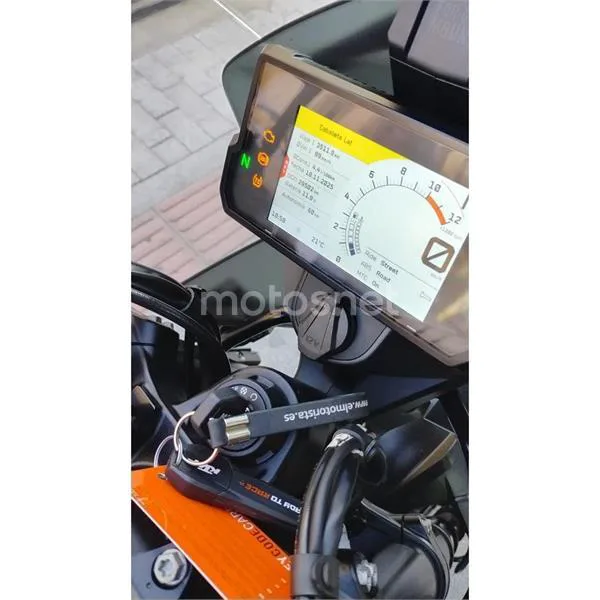 KTM 890 – Vista 5