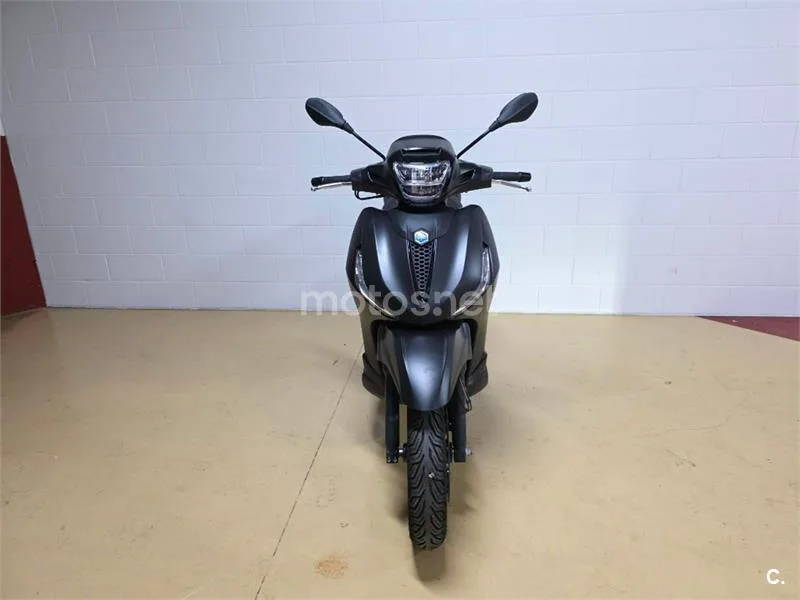 Piaggio Beverly – Vista 3