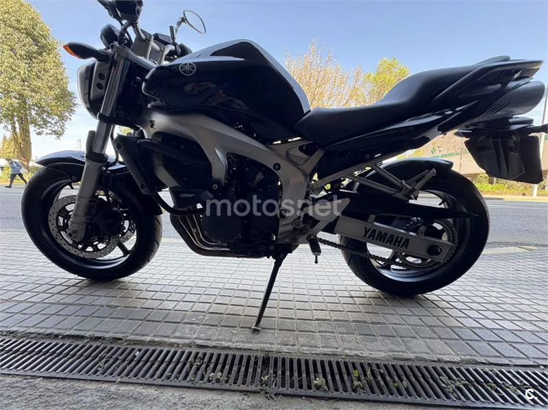 Yamaha FZ6 N – Vista 9