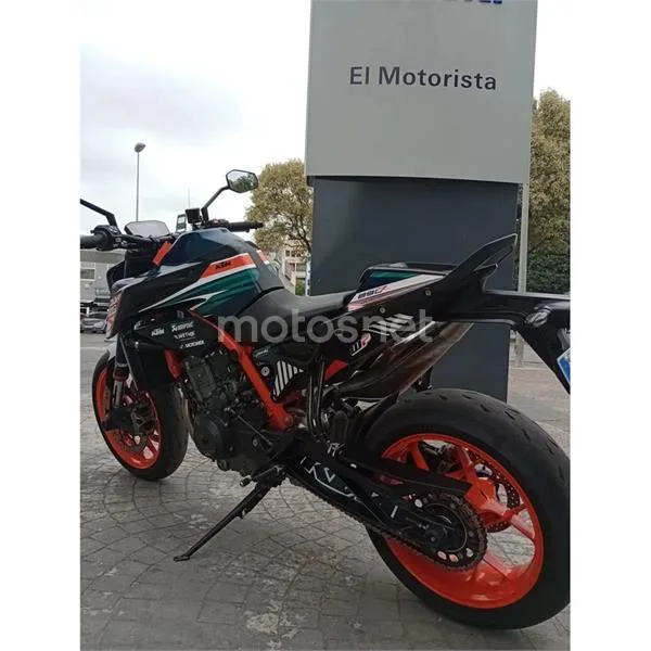 KTM 890 – Vista 3