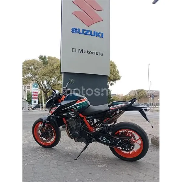 KTM 890 – Vista 4