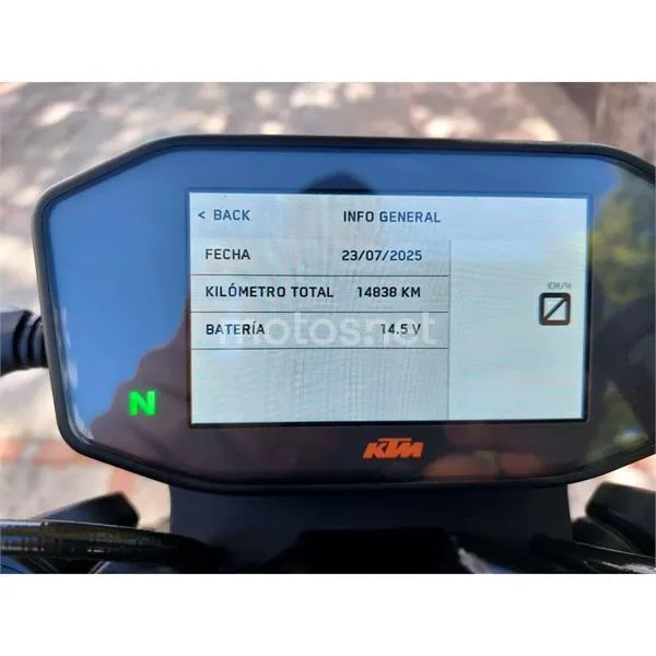 KTM 890 – Vista 7