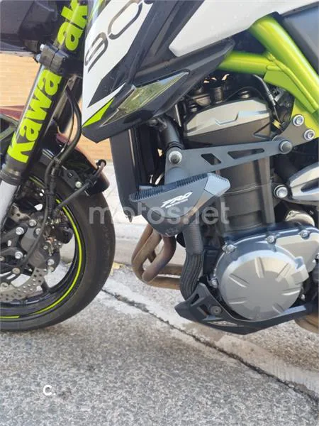 Kawasaki Z 900 – Vista 9