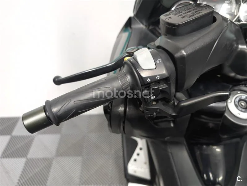 Yamaha TMAX 500 – Vista 10