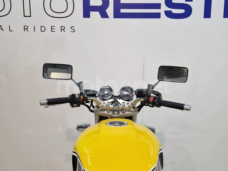 Yamaha XJR 1200 – Vista 11