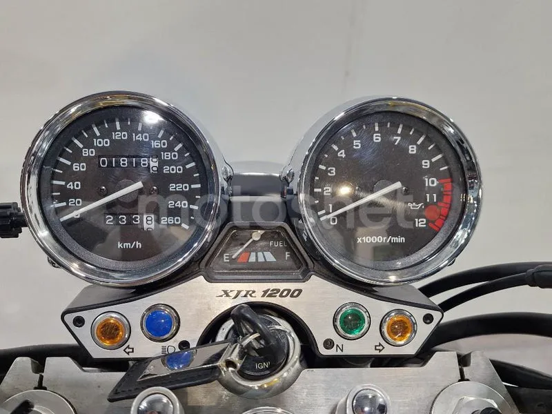 Yamaha XJR 1200 – Vista 10