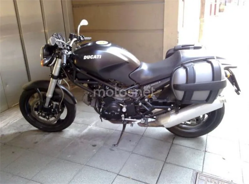 Ducati Monster 695 – Vista 2