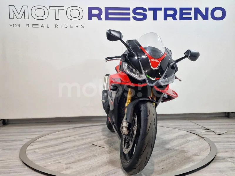 Aprilia RSV4 Factory – Vista 4