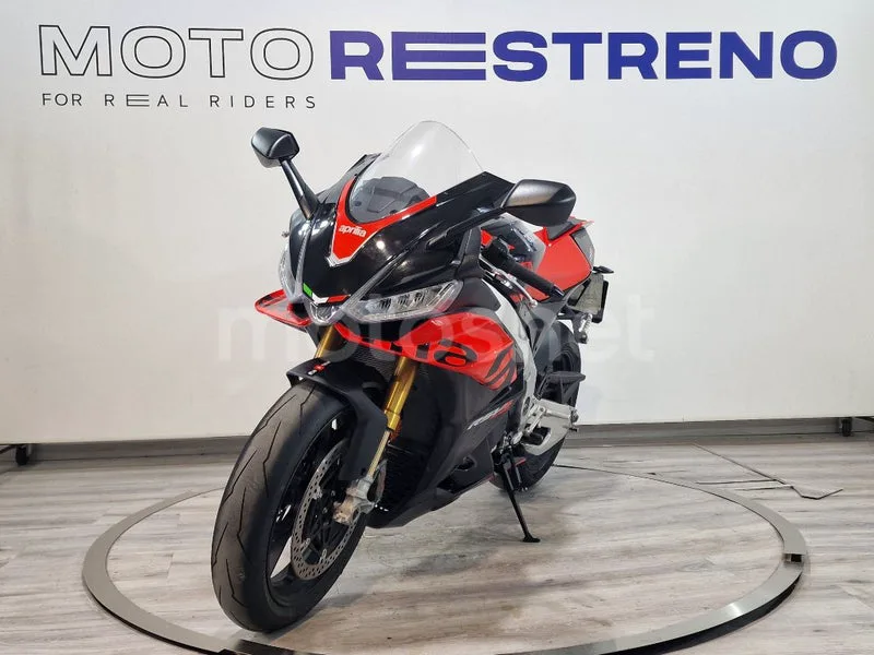 Aprilia RSV4 Factory – Vista 5