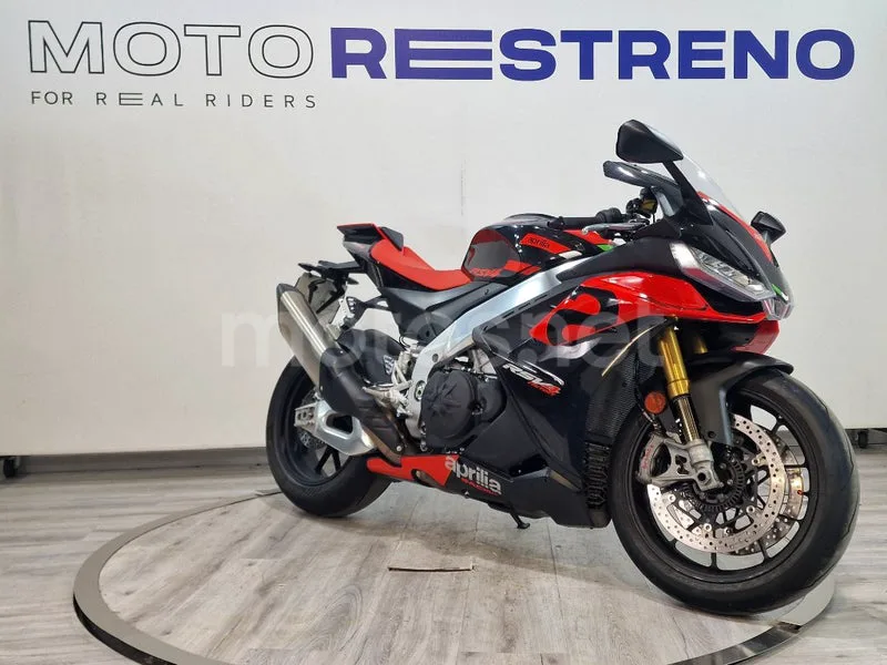 Aprilia RSV4 Factory – Vista 6