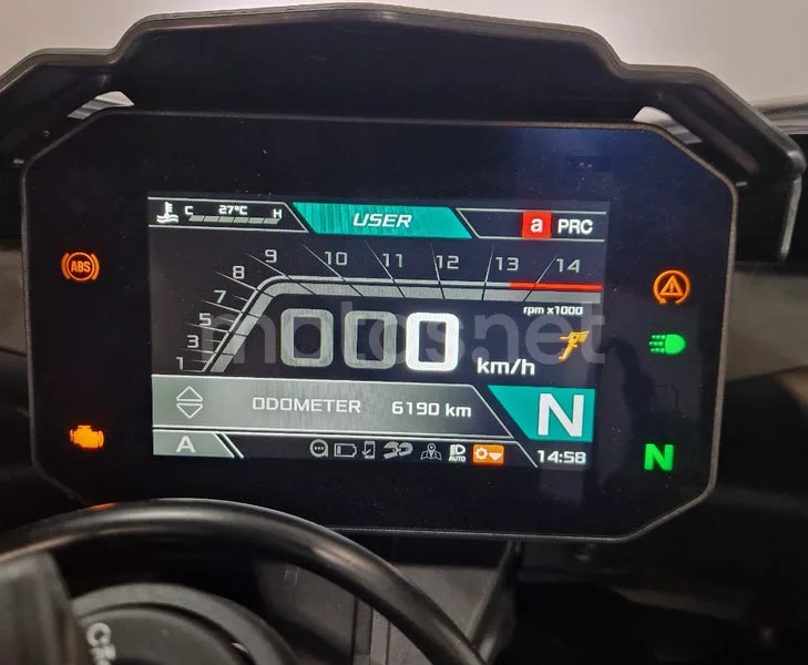 Aprilia RSV4 Factory – Vista 10
