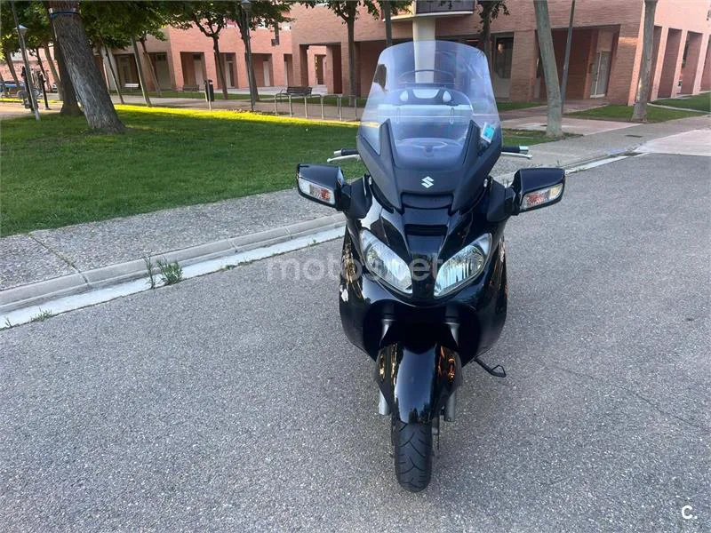 Suzuki Burgman 650 Executive – Vista 3
