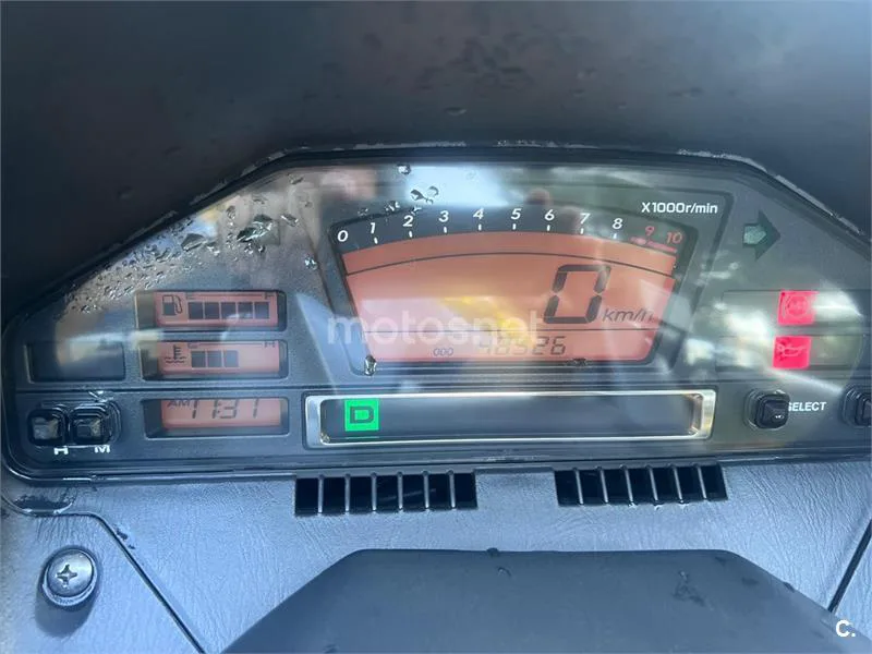 Suzuki Burgman 650 Executive – Vista 7
