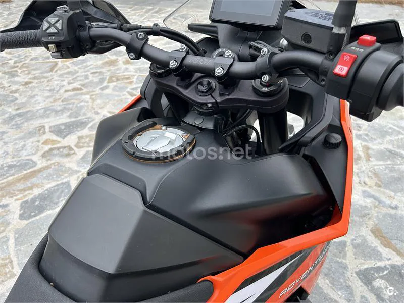 KTM 890 – Vista 4