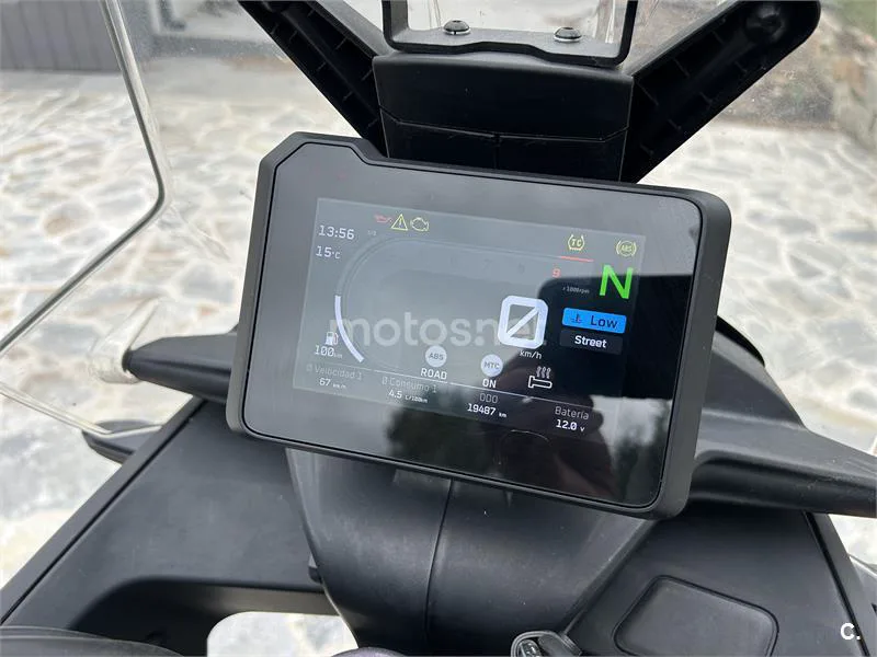 KTM 890 – Vista 5