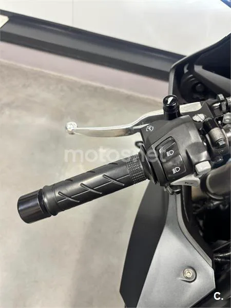Honda CBR 650 R – Vista 12