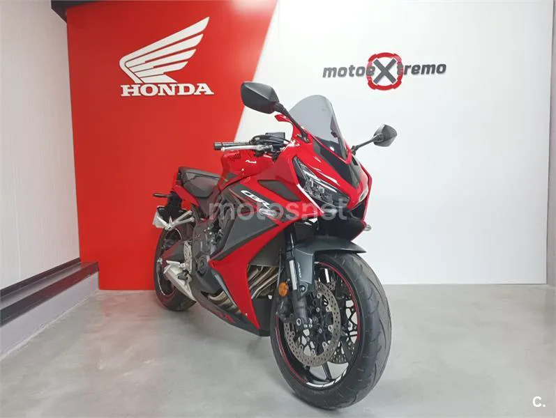 Honda CBR 650 R – Vista 15