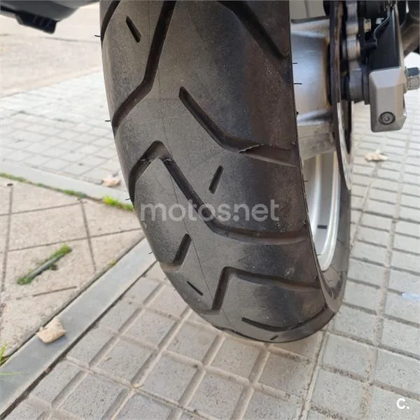 Suzuki V-Strom 650 – Vista 8