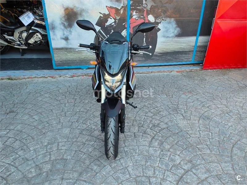 Honda CB 750 Hornet – Vista 17