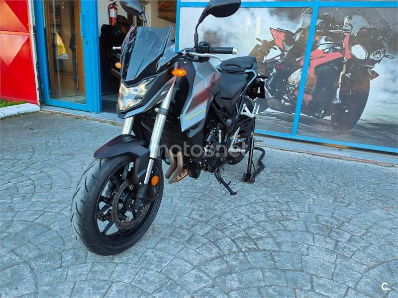 Honda CB 750 Hornet – Vista 18