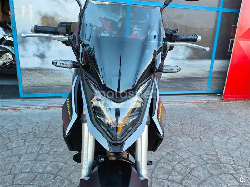 Honda CB 750 Hornet – Vista 8