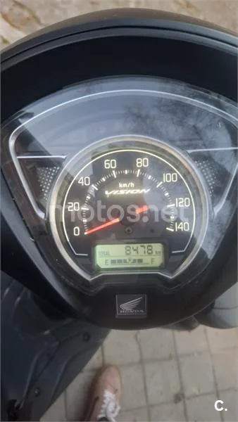 Honda Vision 110 – Vista 2