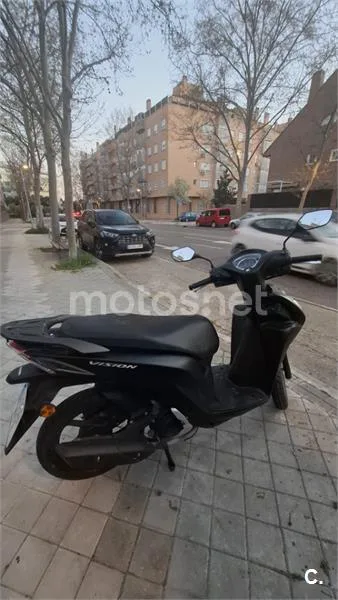 Honda Vision 110 – Vista 4