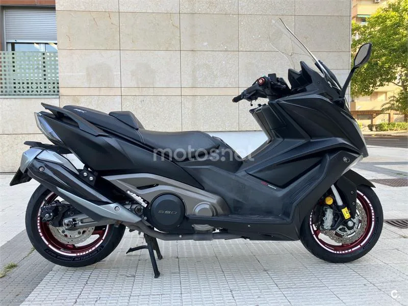 Kymco AK 550 – Vista 6