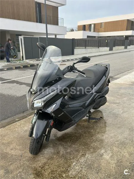 Kymco Grand Dink 300 – Vista 2