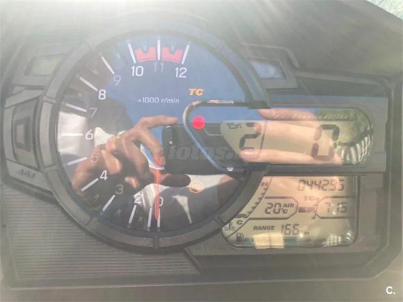 Suzuki V-Strom 650 – Vista 3