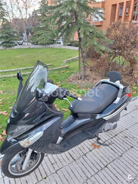 Piaggio X EVO 250 – Vista 4