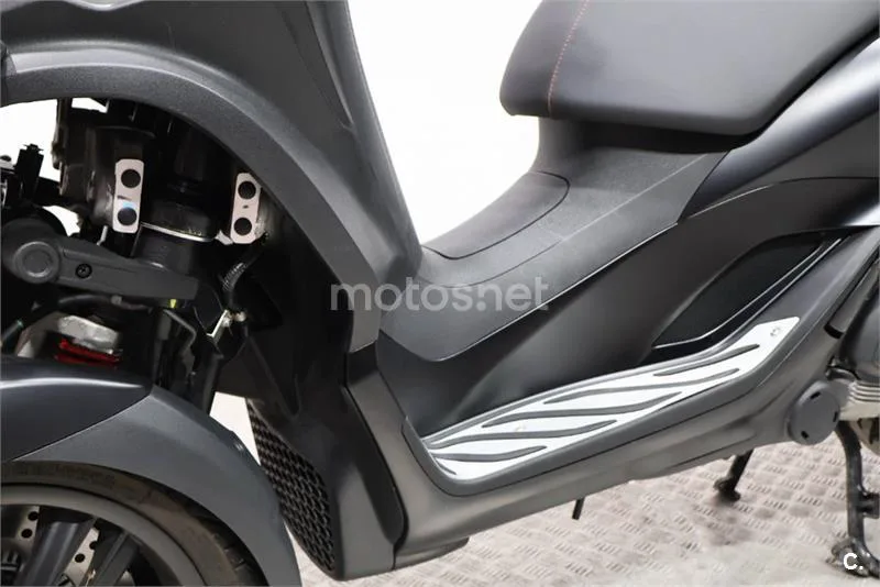 Piaggio Beverly – Vista 13