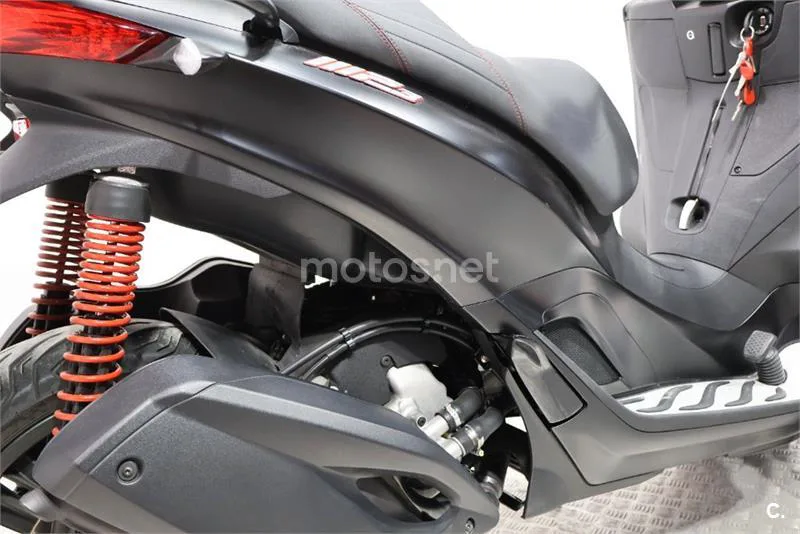 Piaggio Beverly – Vista 15