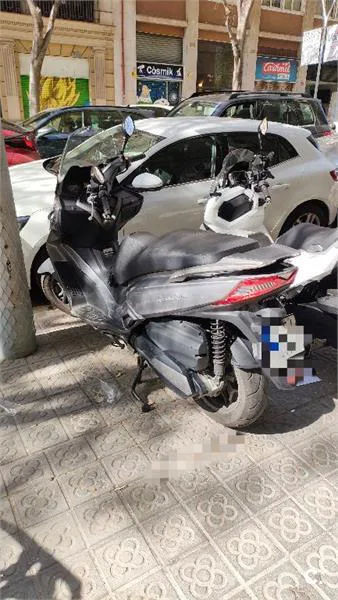 Kymco Grand Dink 300 3000 € 2022 Barcelona - 2