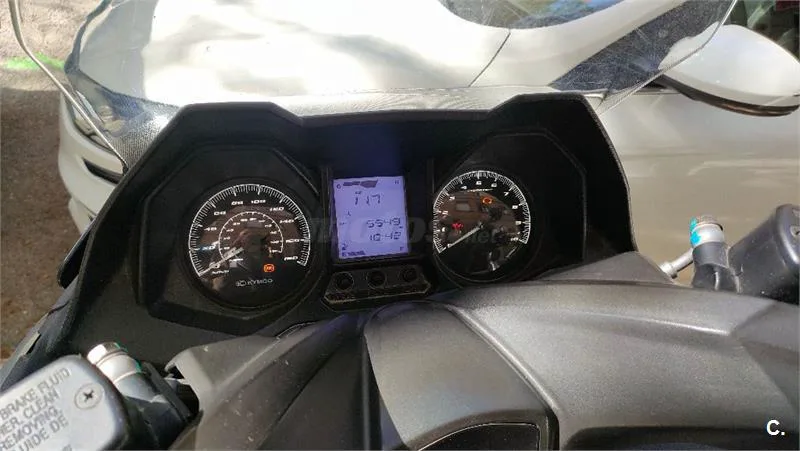 Kymco Grand Dink 300 – Vista 4