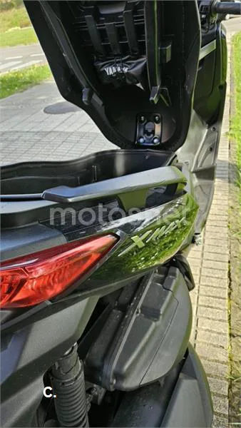 Yamaha XMAX 400 – Vista 13