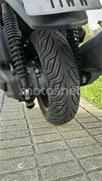 Yamaha XMAX 400 – Vista 6