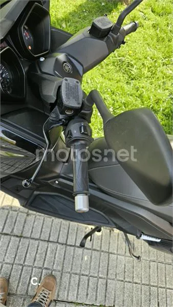 Yamaha XMAX 400 – Vista 10