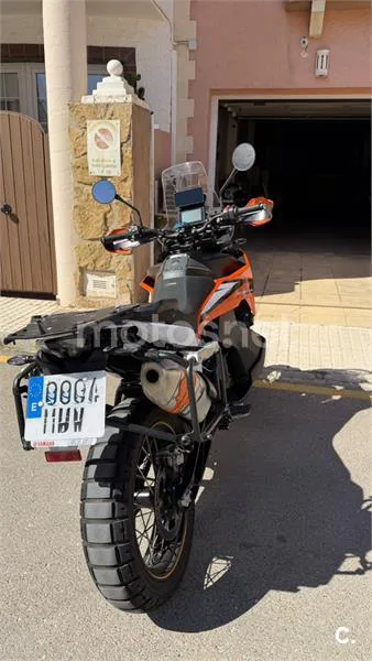 KTM 890 – Vista 5