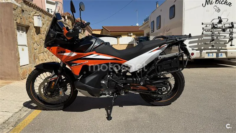 KTM 890 – Vista 10