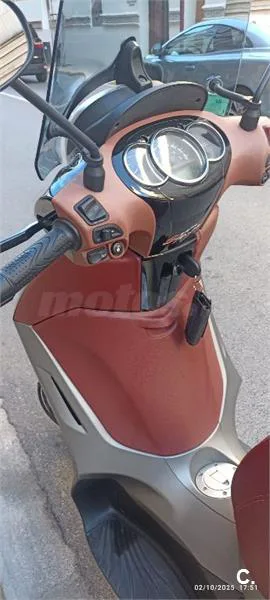 Piaggio Beverly Sport Touring 350 – Vista 8