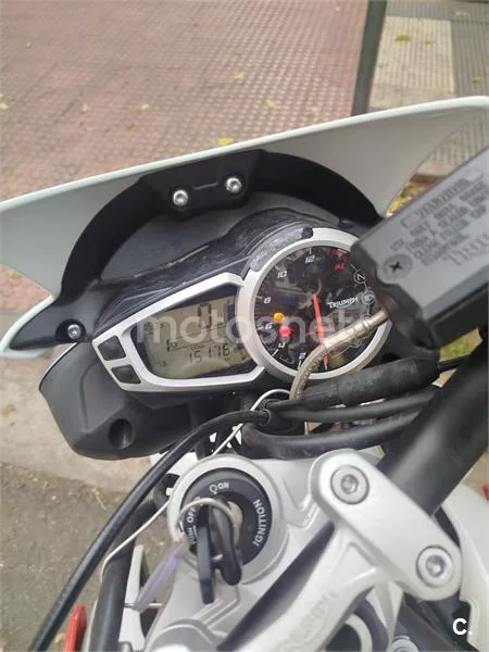 Triumph Street Triple – Vista 4