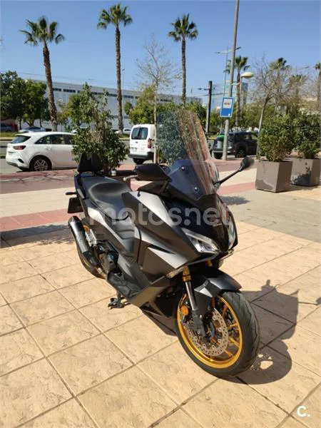 Honda Forza 750 – Vista 2