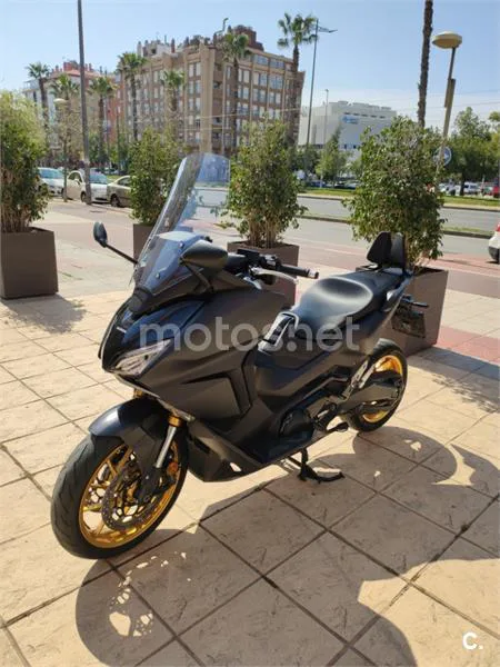 Honda Forza 750 – Vista 3