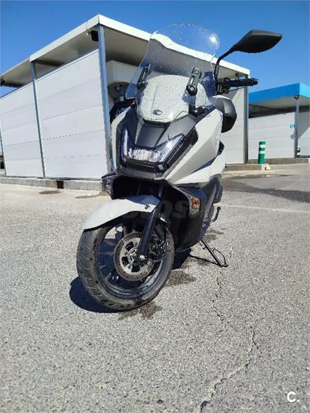 Kymco Sky Town 125 – Vista 2